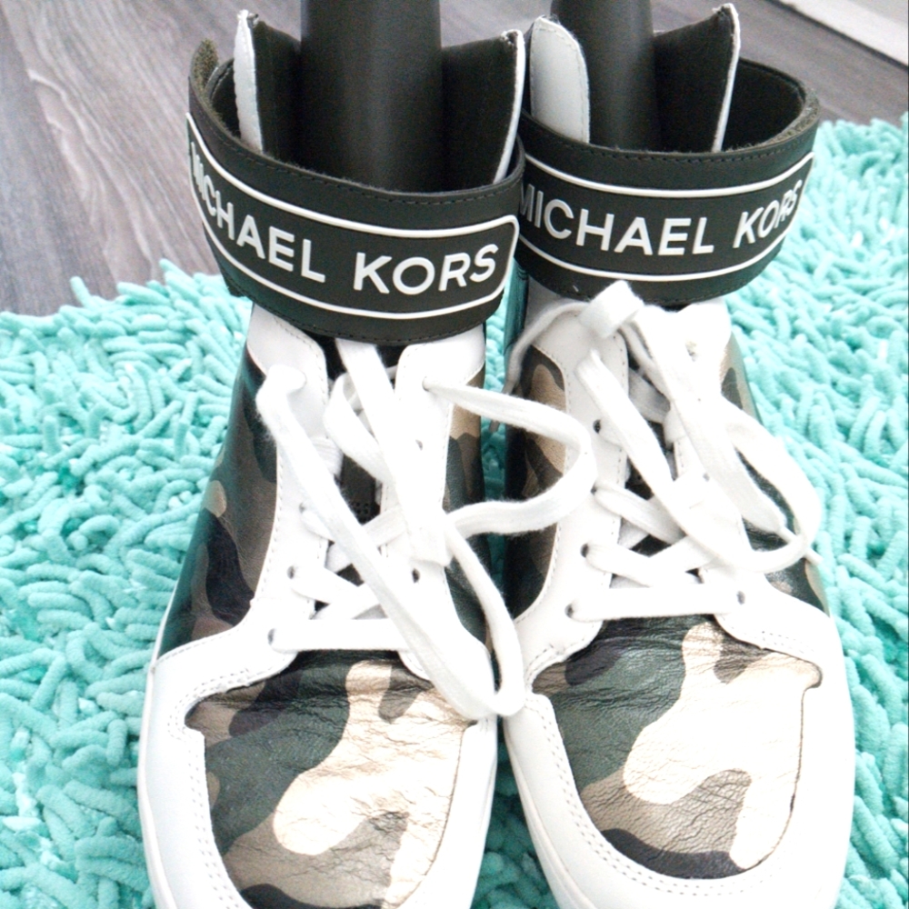 Michael Kors army sneakers sz 8